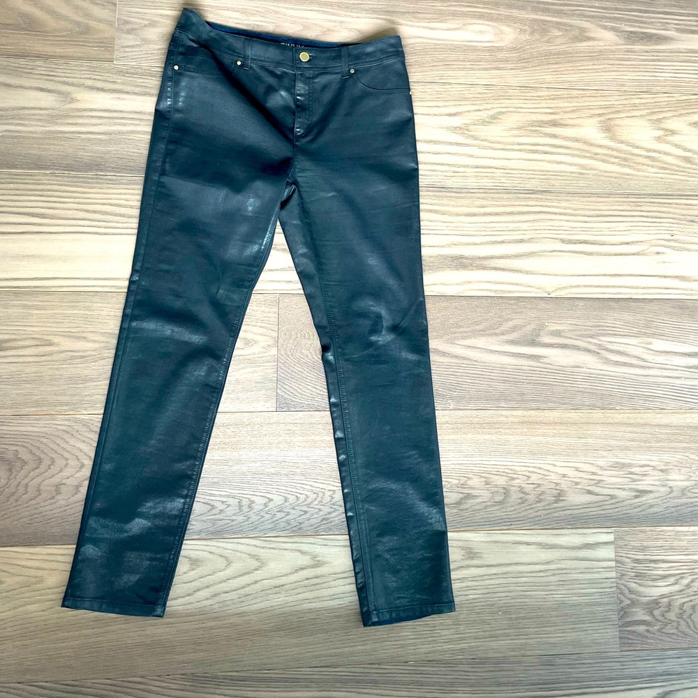 Chico’s Platinum coated stretch black pant sz1